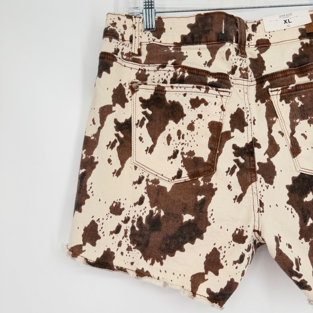NWT Judy Blue Denim Shorts Brown Cream Cow Print High Waist Cutoff Raw Hem XL - Picture 9 of 14